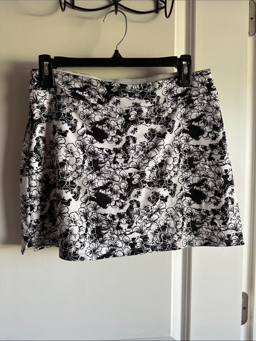 Tranquility by Colorado Clothing Black and White Floral Mini Skirt